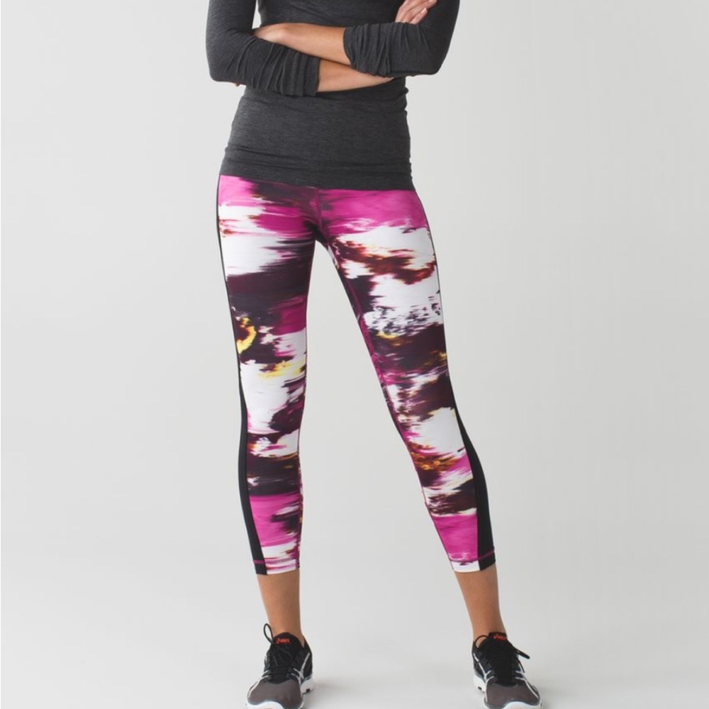 Lululemon Pace Tight - Pigment Wind Berry Rumble Multi/Black.